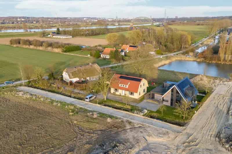 Huis te koop Arnhem Schuytgraaf 5 slaapkamers 2 badkamers grote tuin