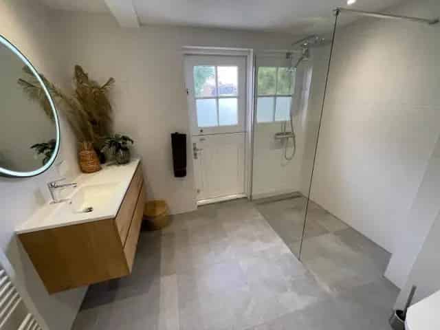Te Huur: Ruime woning met guesthouse nabij Loosdrechtse Plassen