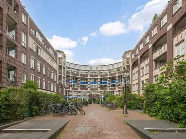 Maisonnette Amsterdam Staatsliedenbuurt 4 slaapkamers tuin parkeerplaats