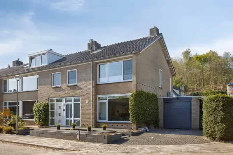 Huis te koop Beek: 4 slaapkamers, 2 badkamers, moderne keuken