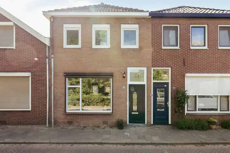 Huis te koop Zutphen: gerenoveerde woning met 3 slaapkamers en tuin