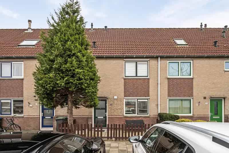Instapklare gezinswoning Westerwatering: 4 slaapkamers, luxe keuken en tuin