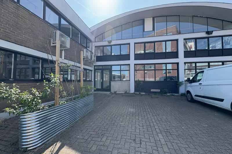 Kantoorruimte te Huur Utrecht Steenovenweg 98m2