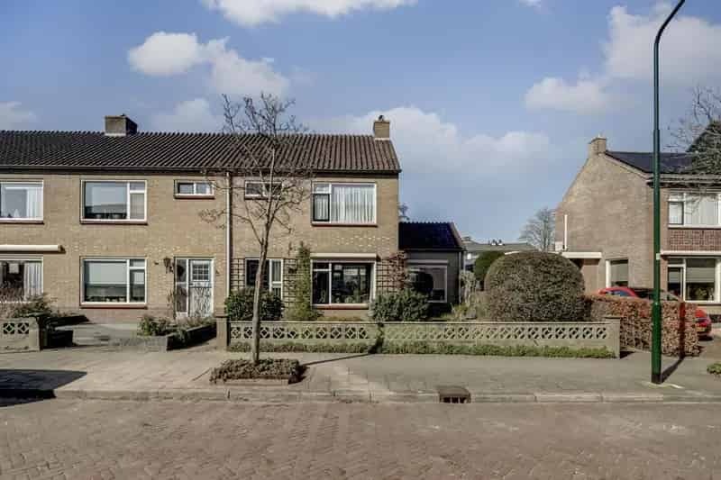 Ruime Hoekwoning Maarssen Dorp 4 Slaapkamers Tuin Berging