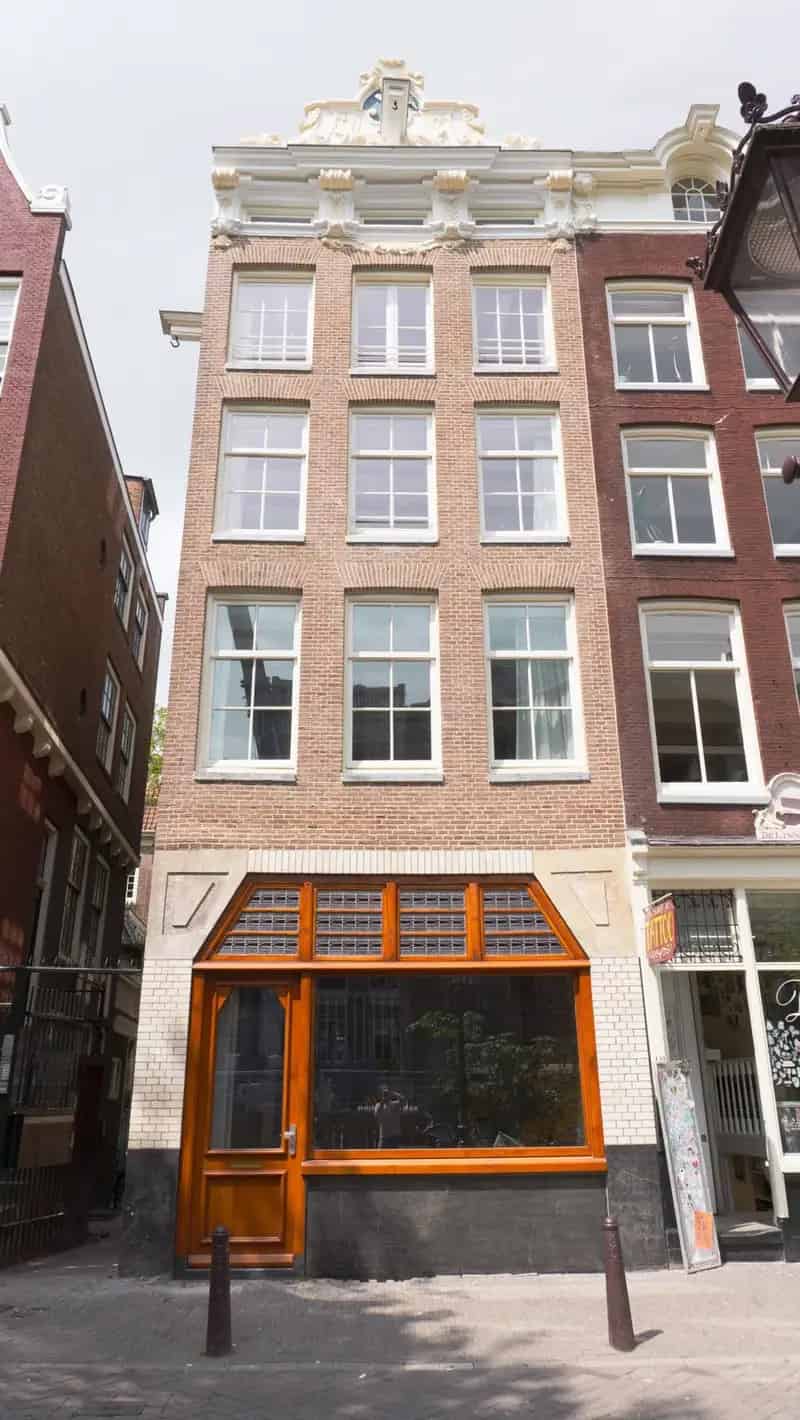 Grachtenpand Kloveniersburgwal 18e Eeuw Gerenoveerd