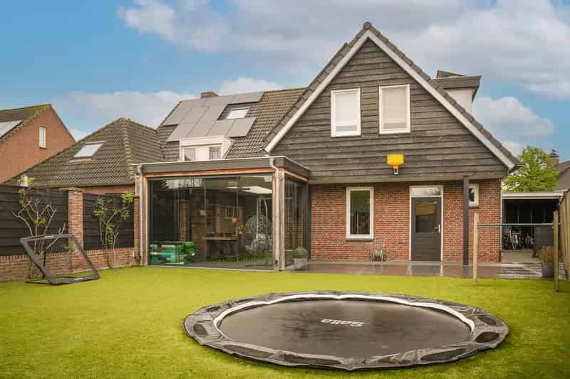 Huis te koop Veghel 5 slaapkamers 2 badkamers grote tuin