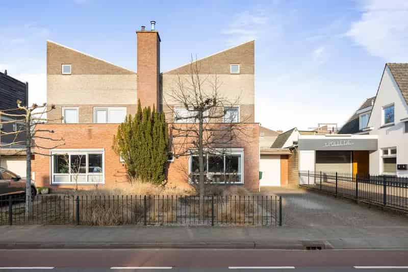 Royale woning Twello 4 slaapkamers garage grote tuin