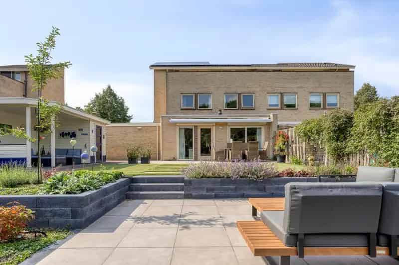 Huis te koop Beuningen: Moderne 2-onder-1-kapwoning aan het water