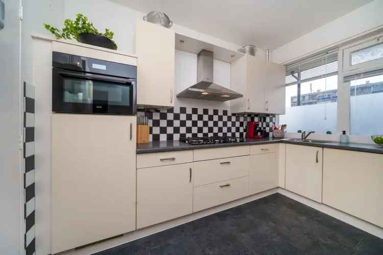 Appartement Rotterdam IJsselmonde 70m2 Balkon Uitzicht Lift