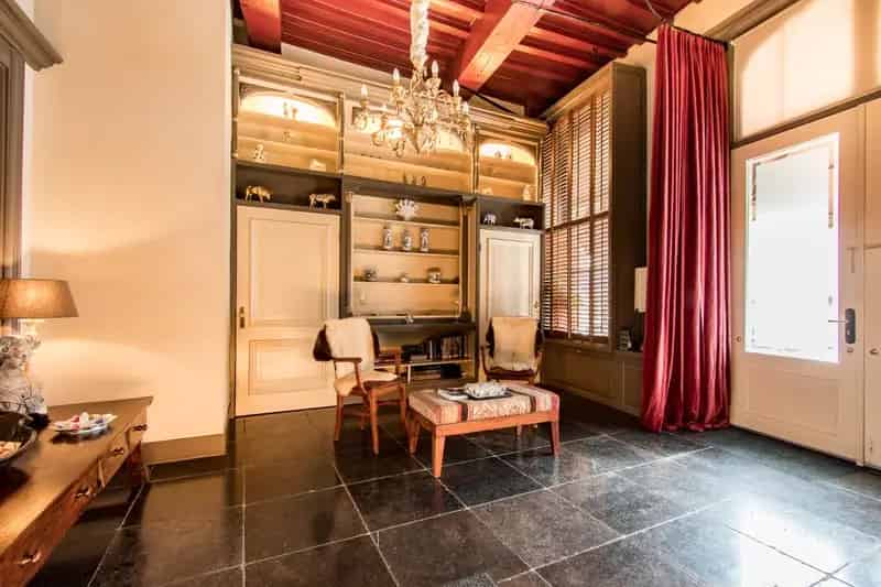 Herenhuis te koop in Heusden: Authentiek en modern comfort