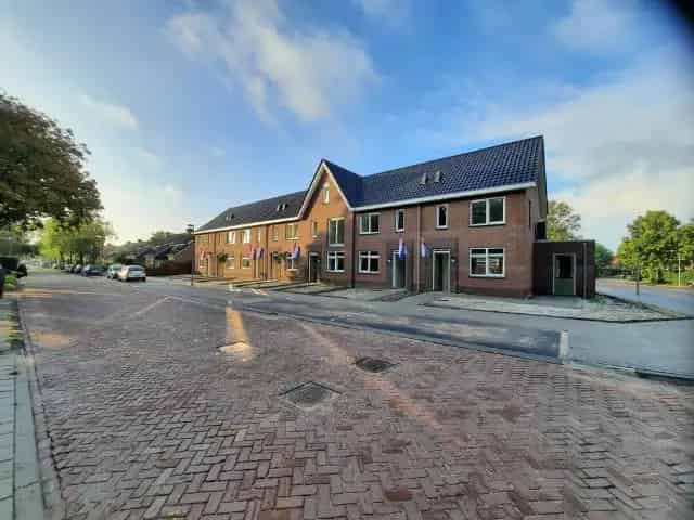 Eengezinswoning te huur Middenmeer: Luxe 3 Slaapkamers, Moderne Keuken