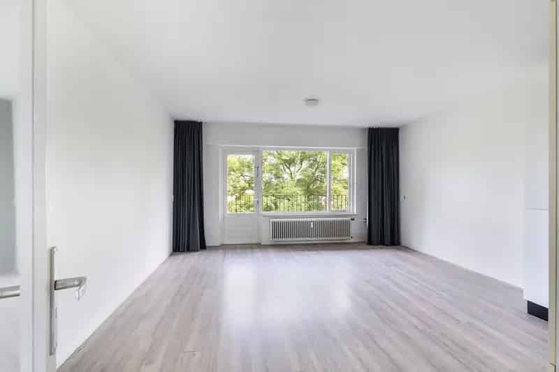2 Kamer Appartement Oegstgeest Nabij Winkels en Openbaar Vervoer