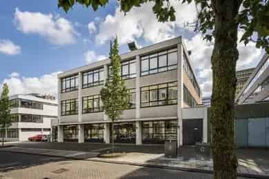 1970 m2 Kantoorruimte Amsterdam Nabij Station Amstel