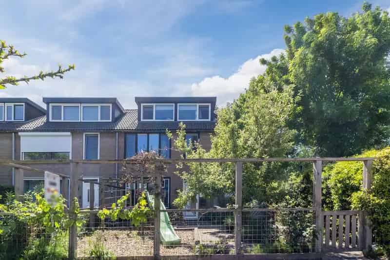 6 Kamer Hoekhuis Bergschenhoek Ruime Tuin Garage 5 Slaapkamers