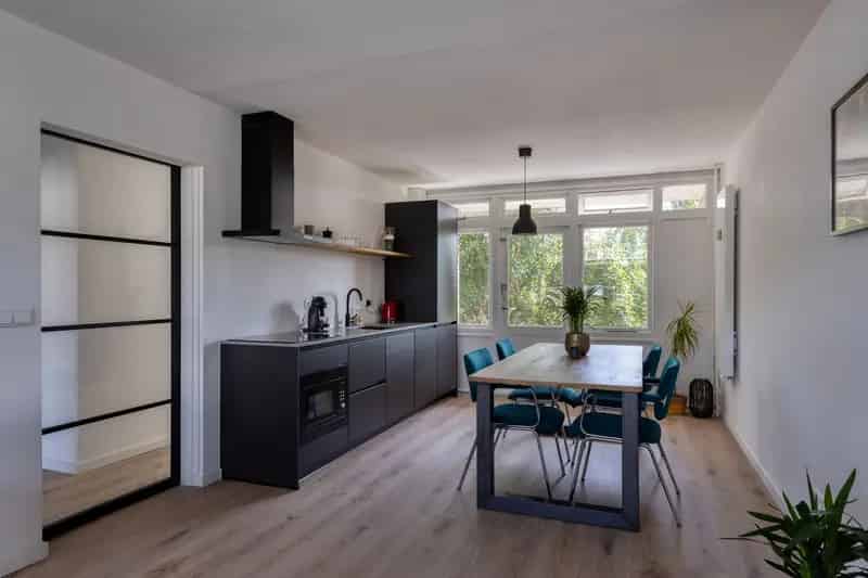 Appartement te koop Weesp 58m2 gemoderniseerd extra kamer balkon berging