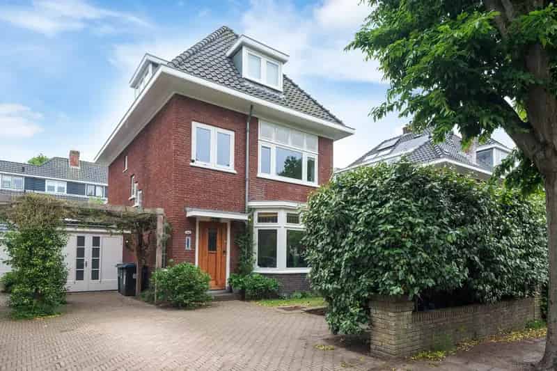 Vrijstaande woning Overveen 5 slaapkamers 2 badkamers tuin