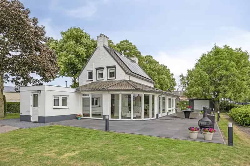 Vrijstaande woning Kesteren 3 slaapkamers grote tuin
