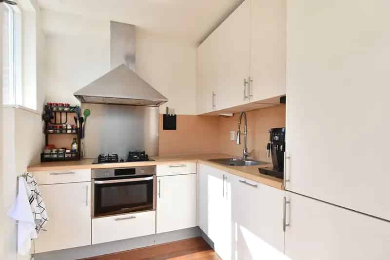 Tussenwoning Bleiswijk 4 slaapkamers moderne badkamer 15 zonnepanelen