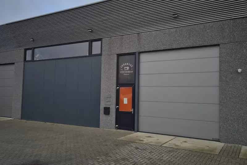 Bedrijfshal Heerenveen te huur 305m2 Kantoor 40m2