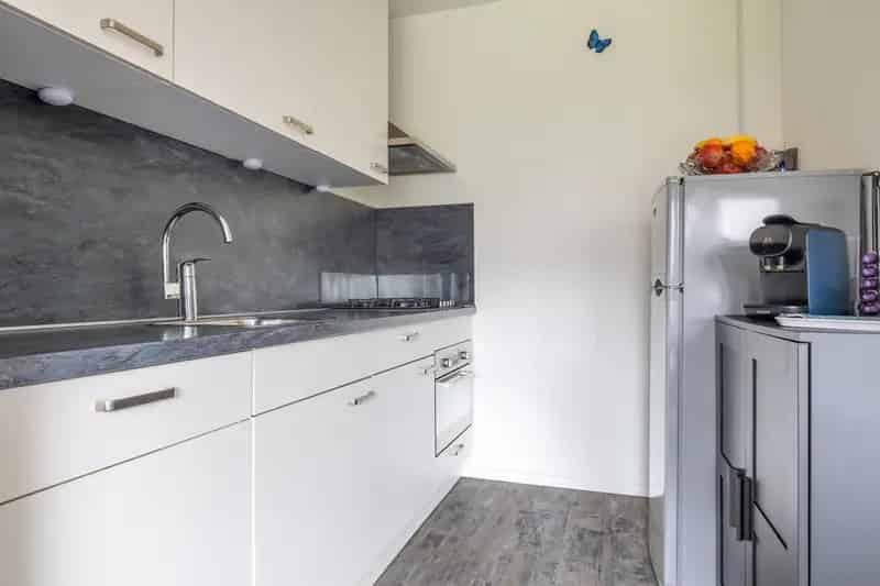 Hoekwoning met slaapkamer en badkamer op begane grond