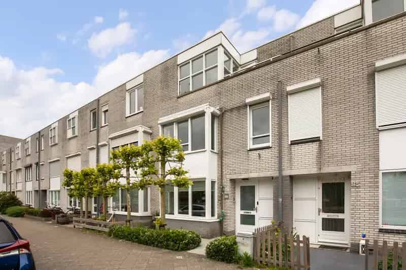 Familiehuis Toolenburg 5 slaapkamers tuin balkon 12 zonnepanelen