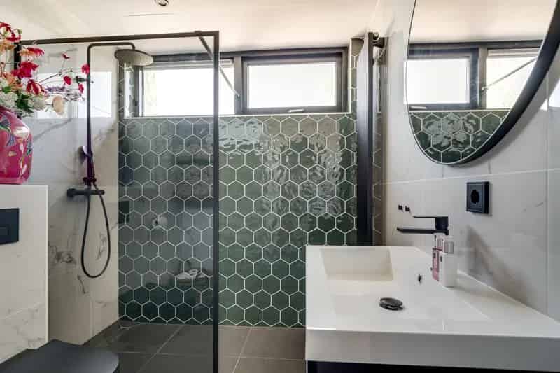 Huis te koop Duiven: Instapklare gerenoveerde tussenwoning met 4 slaapkamers