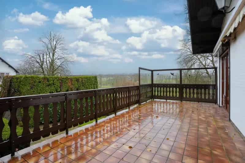 Bungalow te Gulpen: Ruim, Souterrain, Tuin en Balkon