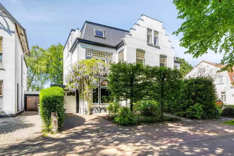 Gerenoveerde Villa Hilversum 6 slaapkamers 2 badkamers
