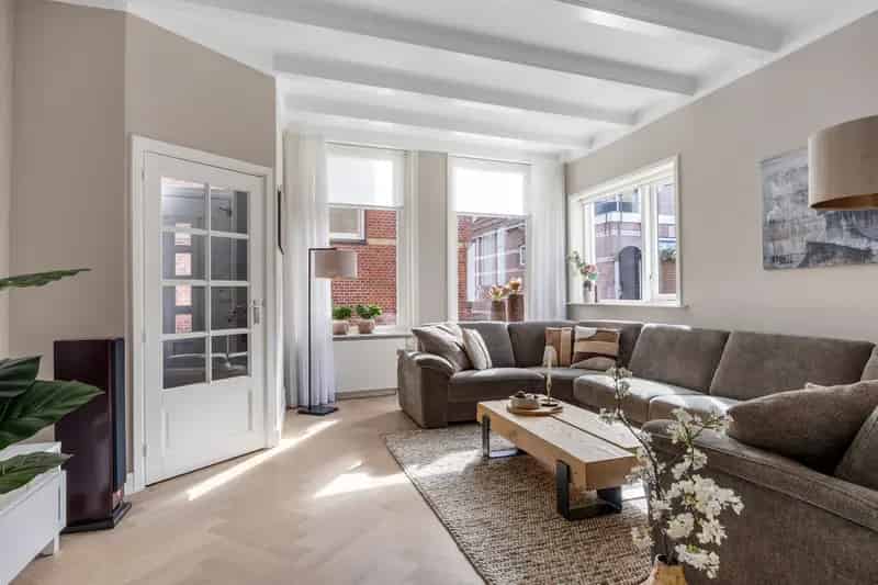 Zeer ruim stadspand Bolsward 7 slaapkamers 2 badkamers dakterras