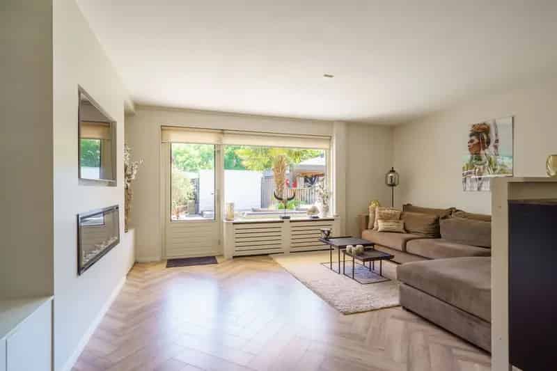 Huis te koop Almere Buiten 4 slaapkamers instapklaar