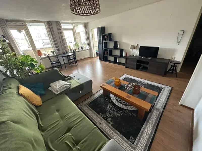 Ruime Kamer Amsterdam West Nabij Openbaar Vervoer