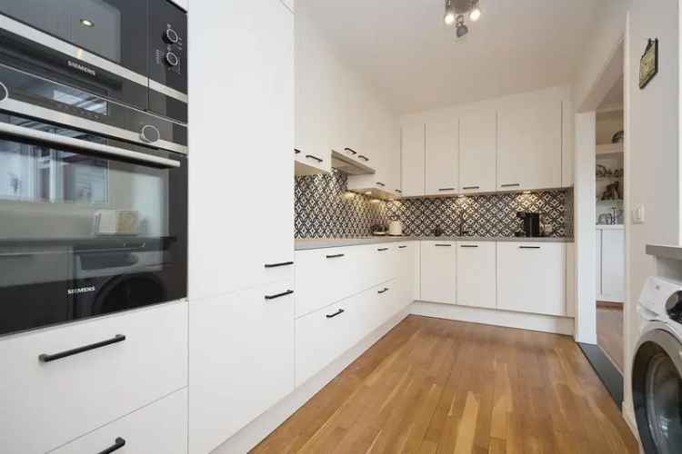 Jaren 30 woning 5 slaapkamers moderne badkamer tuin garage