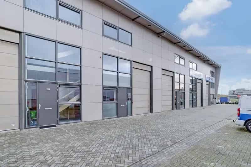 Bedrijfshal te Koop Delft 319m2 3 Etages