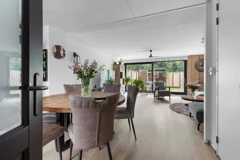 Huis te koop Almere Buiten 4 slaapkamers dakterras