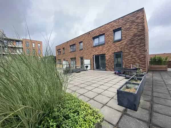 Huis Ray Conniffpad Utrecht: 3 Slaapkamers, Tuin & Parkeerplaats
