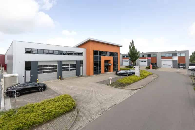 Bedrijfshal te huur Alphen aan den Rijn 1525 m²