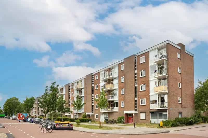 Zwanenvechtlaan 152: Hoekappartement met Domtoren Uitzicht