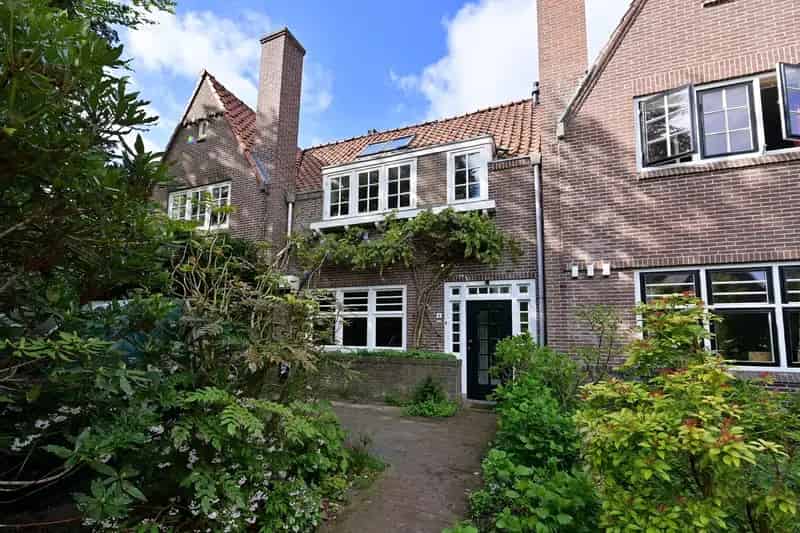 Huis te koop Bussum: 5 slaapkamers, 2 badkamers, Energielabel A