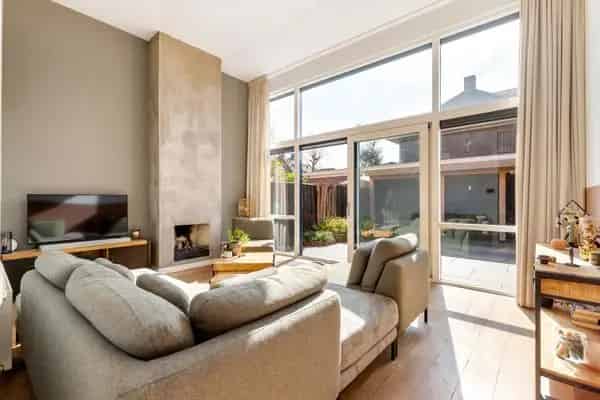 Royale Hoekwoning Nijkerk 4 slaapkamers Garage Zonnepanelen