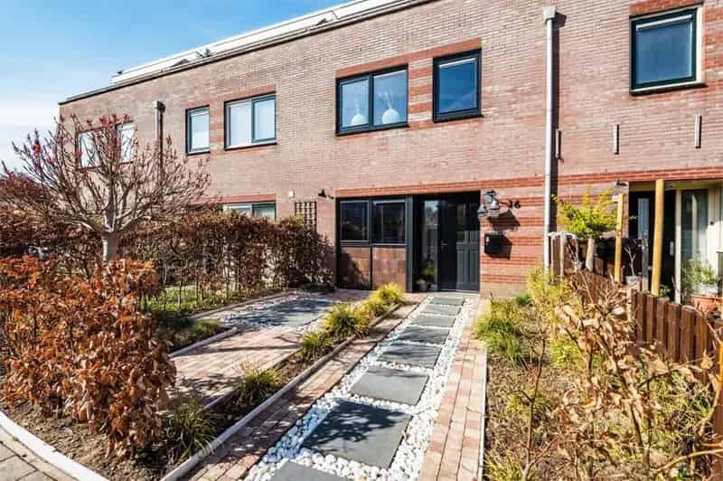 Ruime Tussenwoning 5 Slaapkamers Serre Berging Dakterras