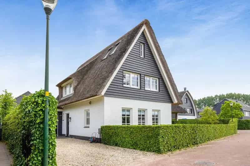 Huis te koop Blaricum 4 slaapkamers grote tuin A++