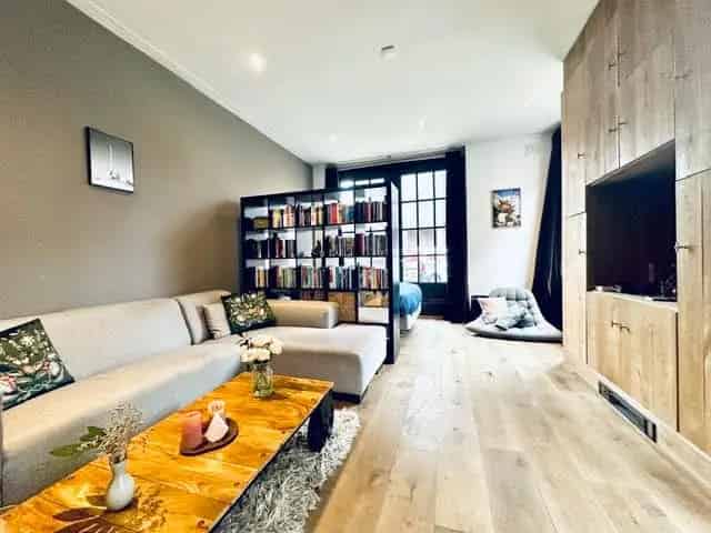 Amsterdam Studio te Koop: Stijlvol & Centraal Gelegen