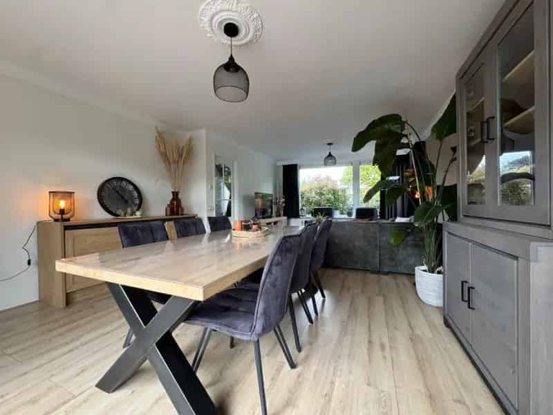 Vrijstaand huis te huur Rijsbergen 3 slaapkamers grote werk kamer