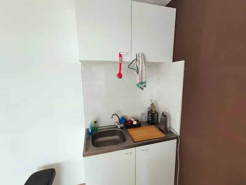 Gemeubileerde Kamer met Eigen Keuken