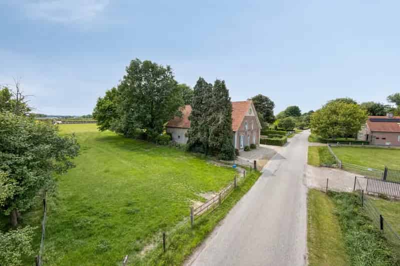 Woonboerderij Randwijk 223m2 12765m2 grond Grote Garage