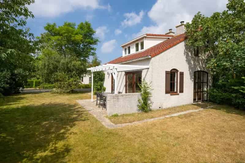 Bungalow op Vakantiepark De Krim 3 slaapkamers 2 badkamers