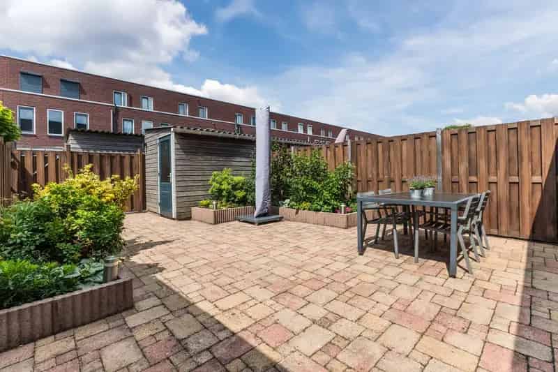Ruime Familiewoning Assendelft 4 slaapkamers Dakterras Tuin