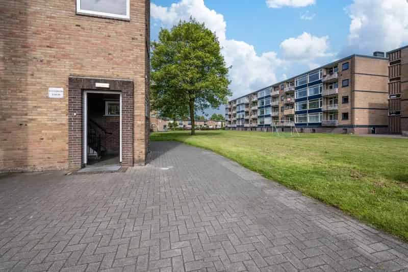 Appartement te koop Apeldoorn: Ruim 4-kamer appartement met balkon