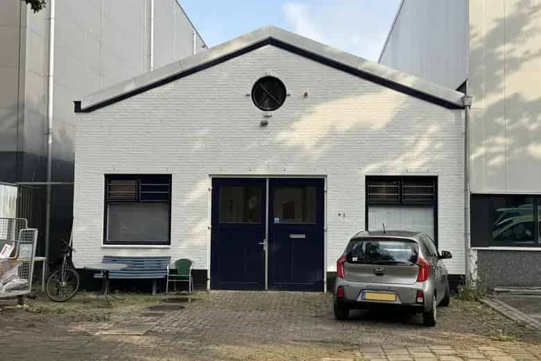 260 m2 bedrijfsruimte te koop in Katwijk