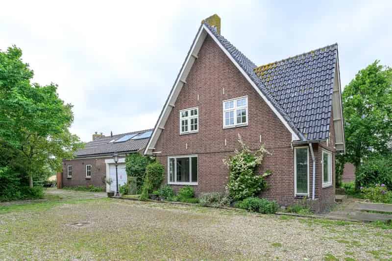 Jaren 30 woning met 2 appartementen Breezand